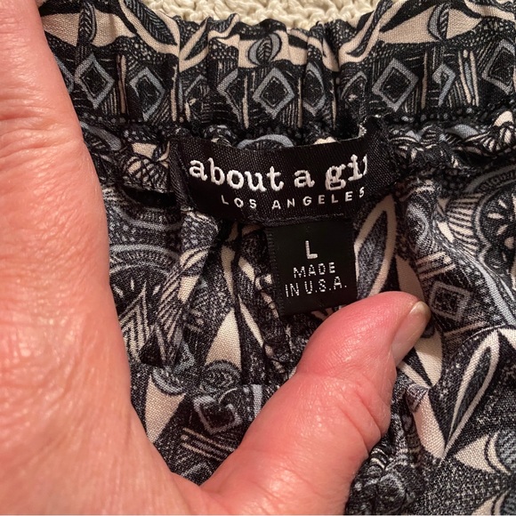 Chic Silky Shorts - Picture 4 of 8